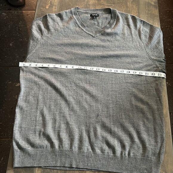 Apt. 9 Merino Wool-Blend V-neck Sweater Sz-XL - Picture 5 of 7